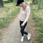 fluffy zwarte cap