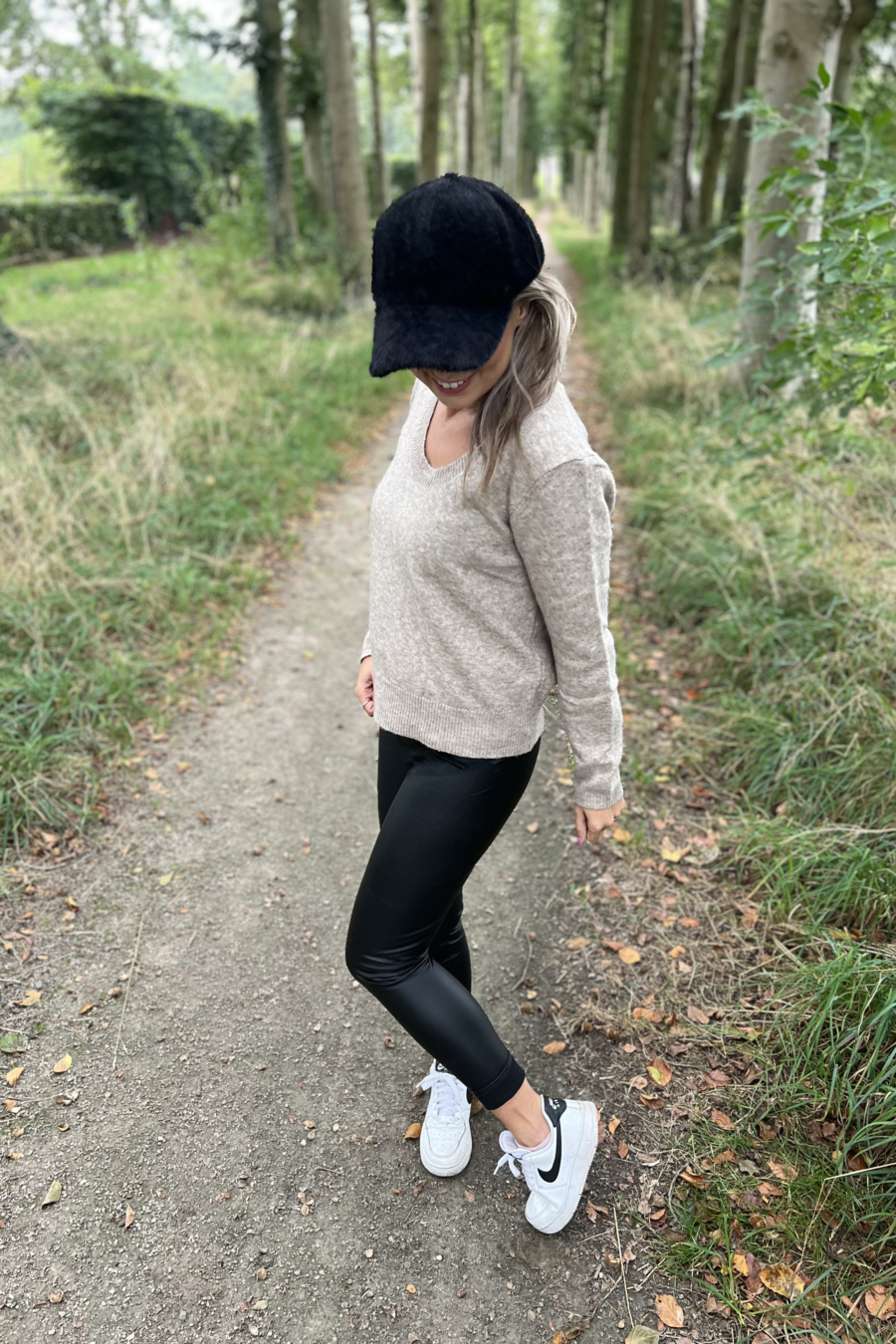 zwarte pluchen cap