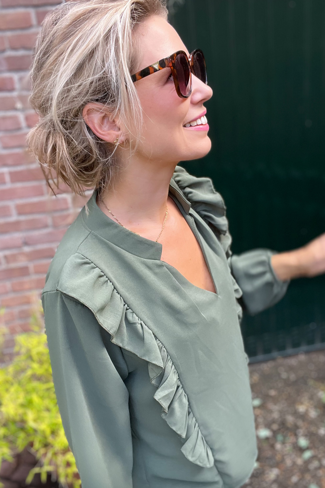 Olijfgroene blouse v-hals